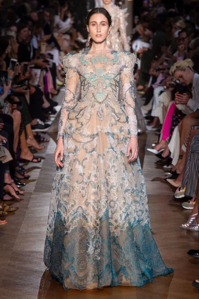 Look 34
